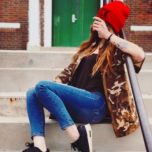 Meet your Posher, Andrea